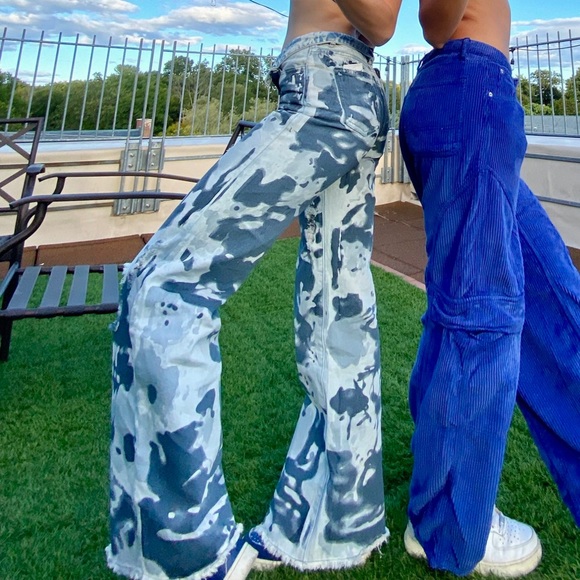 Poster Girl “Streets are Calling distressed jeans” - Picture 3 of 6